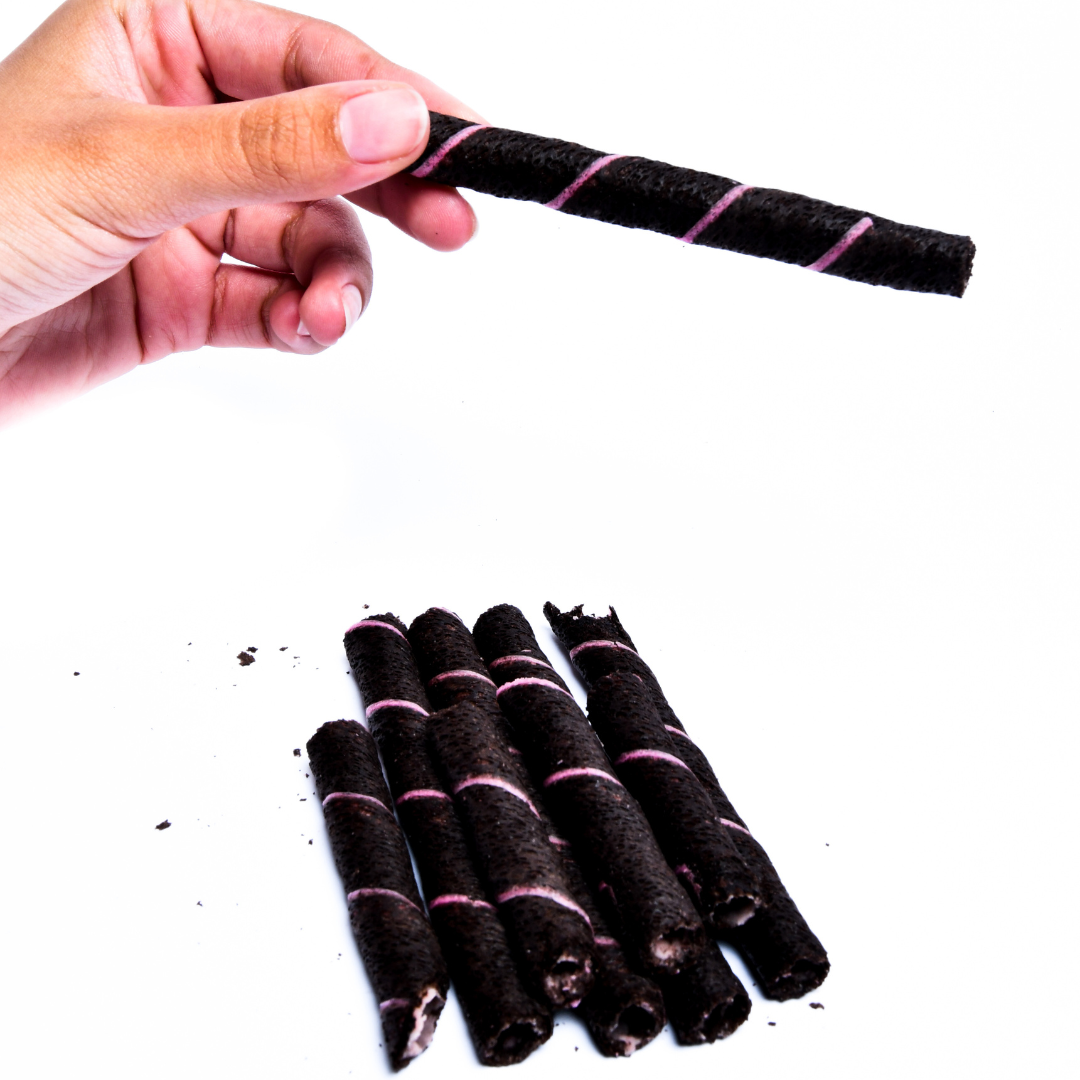 Oreo Strawberry Wafer Rolls